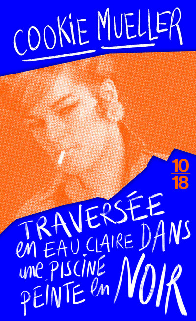 Traversée en eau claire dans une piscine peinte en noir - Cookie MUELLER - 10 X 18